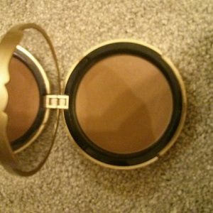 Too faced chocolate bronzer